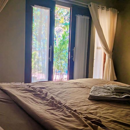 Three V Homestay Kuta  외부 사진