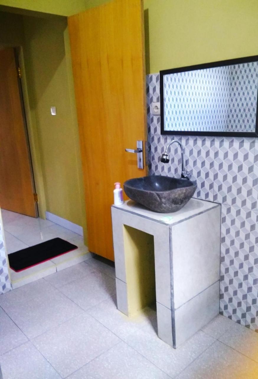 Three V Homestay Kuta  외부 사진